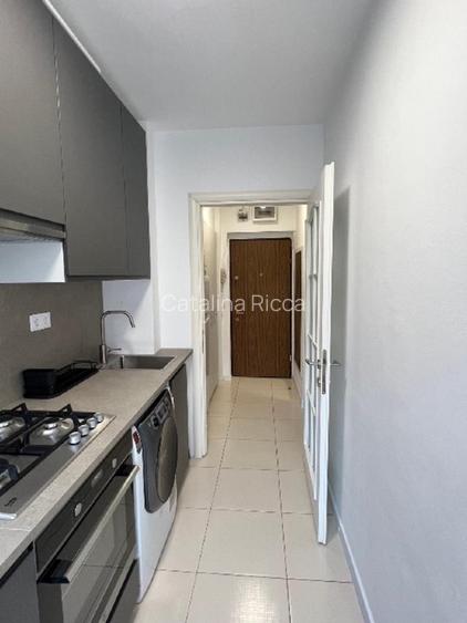 Ultracentral  , Universitate  , Magheru , Romana   - 7