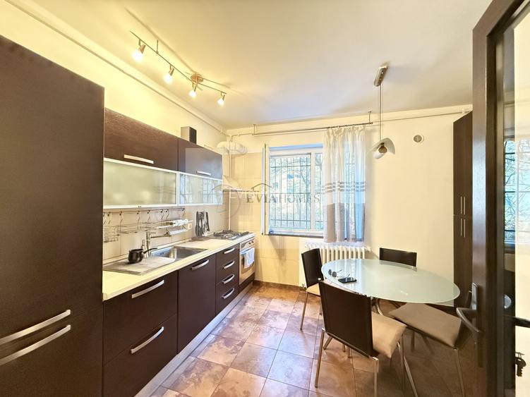 90mp /3 camere/2 bai/ parter inalt/ garaj inclus/ Cartier Plopilor - 3