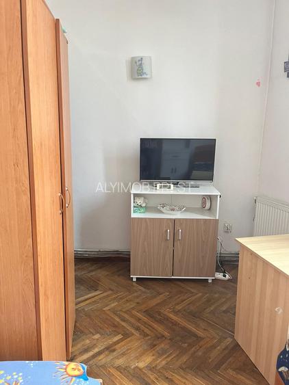 VANZARE 2 CAM ACADEMIEI- UNIVERSITATE - 6