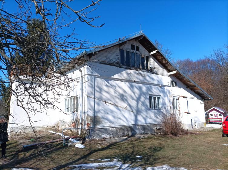 Moșia boierească din vârf de deal, Scorțeni - Prahova, comision 0% - 2