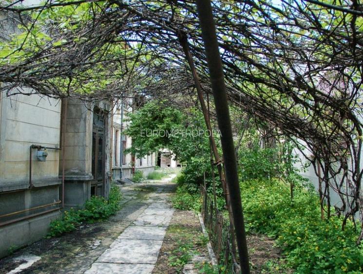 Imobil cu 740 mp teren - 2