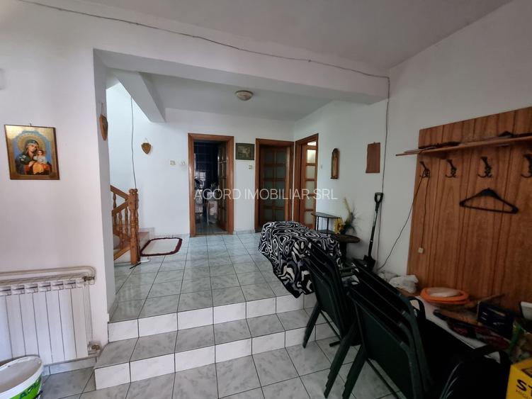 Ovidiu-vila D+P+1+M libera aproape de lac - 32