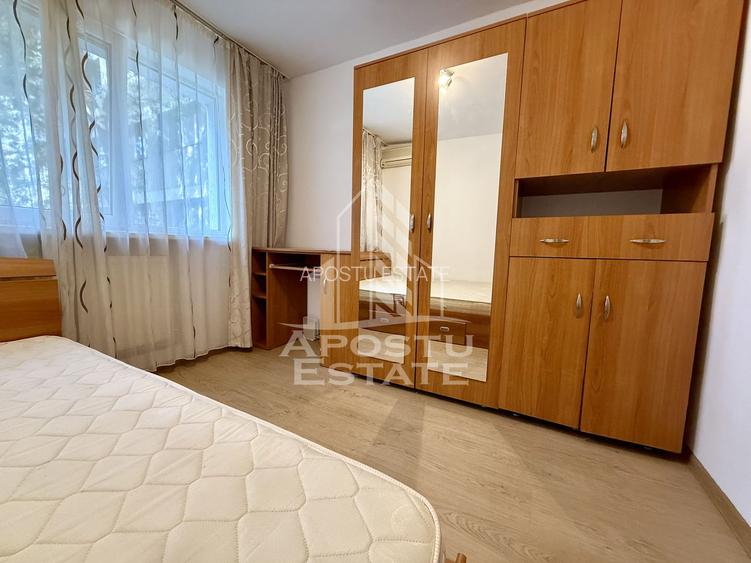 Garsoniera la etajul 1, zona Complexului Studentesc - 3