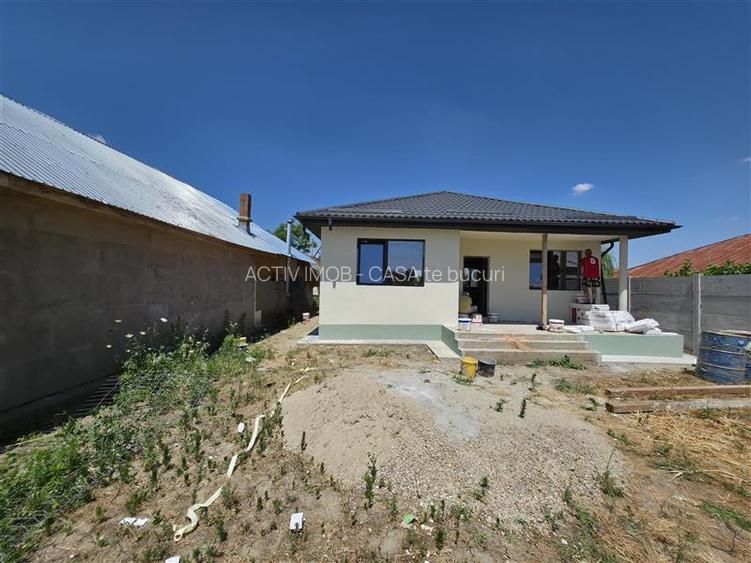 Casa noua la gri - Gostinari - 3 camere - 110mp - 700mp teren - - 4