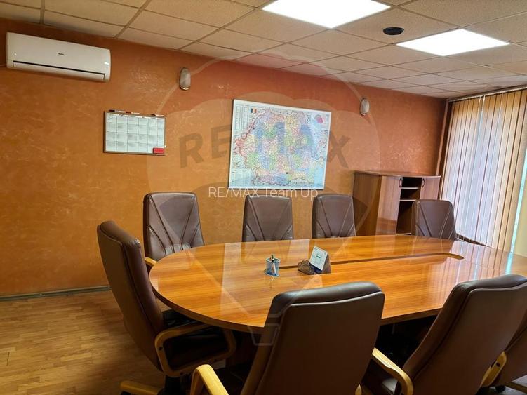 Spațiu industrial în Deva - Platformă betonată, 2 hale , linie CFR - 14