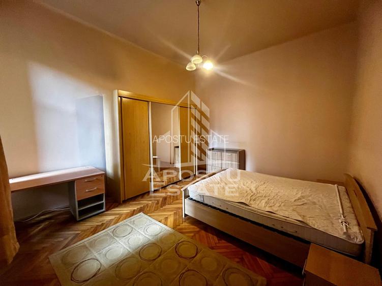 Apartament 2 camere in cladire istorica,etaj intermediar,zona Neptun - 8