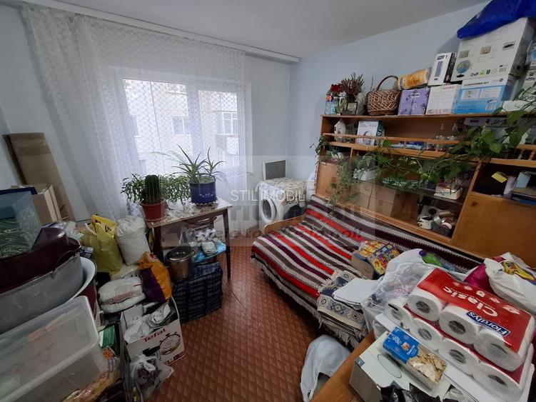 Apartament 3 camere Dacia, etaj 3, fara risc, pe mijloc - 3