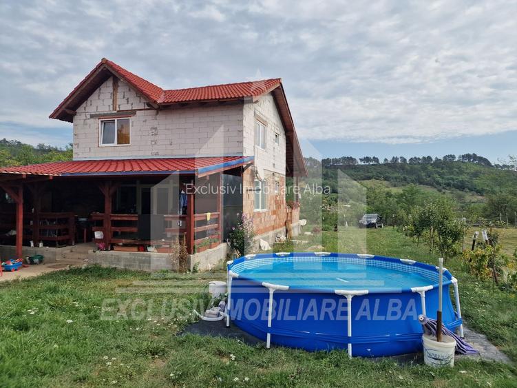 Casa individuala | Cu etaj | 110 mp | 2000 mp teren | Paclisa - 9