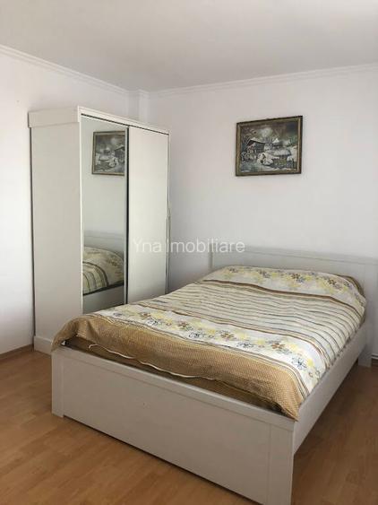 Ofer inchiriere ap 3 camere  ultracentral, mobilat si utilat, 550 euro - 2