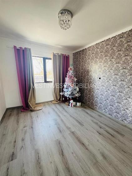 Casa cu 5 camere in localitatea Sacuieni - 8