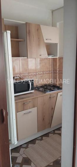 Metrou Titan – Piata Minis, gars, suprf. 30 mp, et. 2/10 - 3