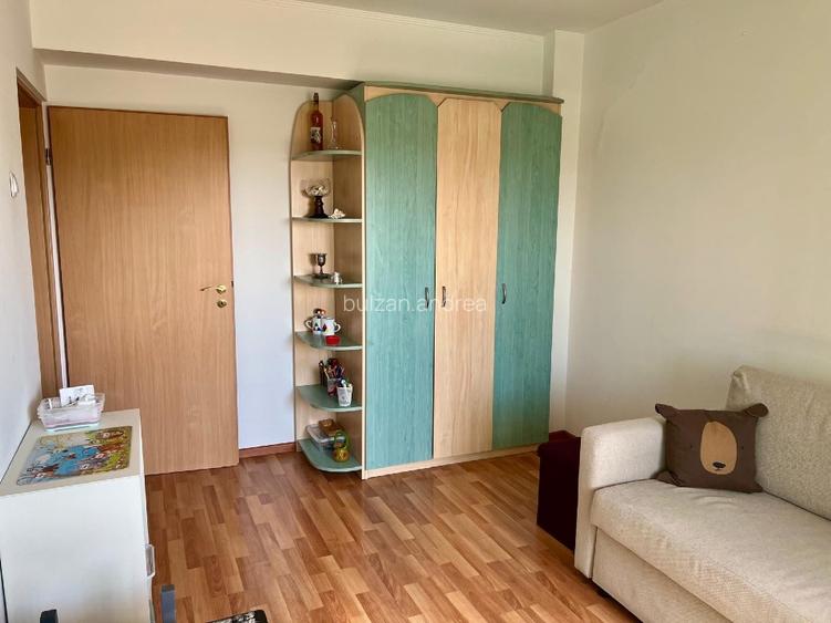 Proprietar vand apartament cu 4 camere - 10