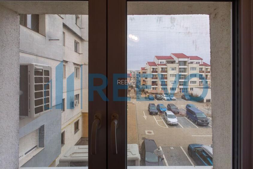 Apartament 2 camere, decomandat, et. 2, Mioriței - 22