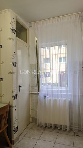 Apartament de vanzare cu trei camere, zona Turnisor. - 12