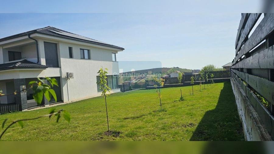 Casa ultrafinisata, garaj, panouri fotovoltaice - 4