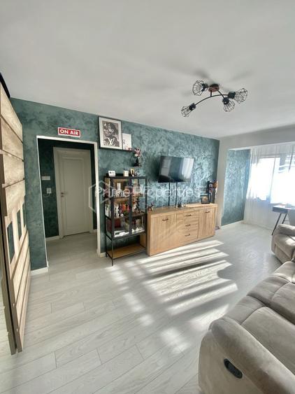 Apartament cu 2 camere, renovat și mobilat – Vedere panoramică - 2