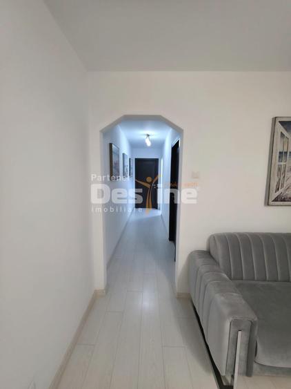 APARTAMENT 3 CAMERE SEMIDECOMANDAT MOBILAT
