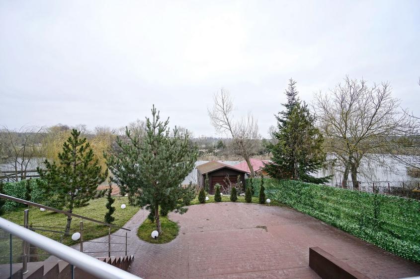 👉 Vilă spectaculoasă pe lac – Ghermănești | 552 mp | Terasă, ponton, - 33
