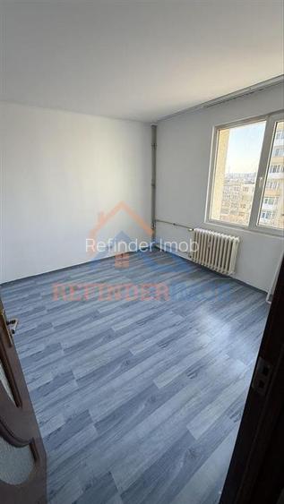 Apartament de vanzare cu 3 camere, zona Trapezului - Metrou 1 Decembrie 1918 - 2