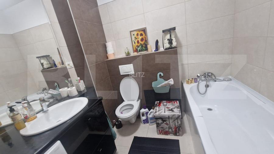 Apartament 4 camere zona Tractorul , luminat decomandat 17 mp terase - 17