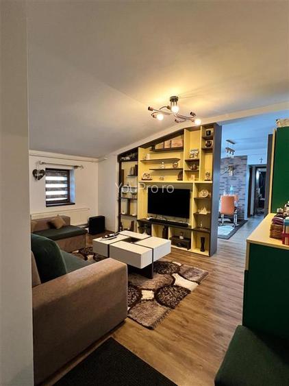 Decomandat 3 camere Zona Soarelui Mansarda/mobilat si utilat - 2