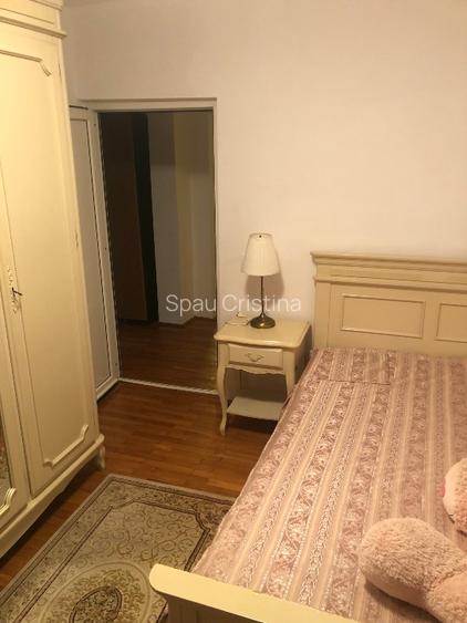 Inchiriez apartament 4 camere, etaj 1, strada UNIRII, Nr.70, Bloc D - 5