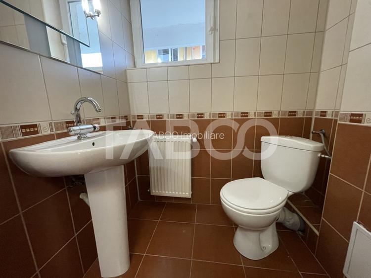 Apartament cu 4 camere si loc de parcare de inchiriat in zona Strand - 11