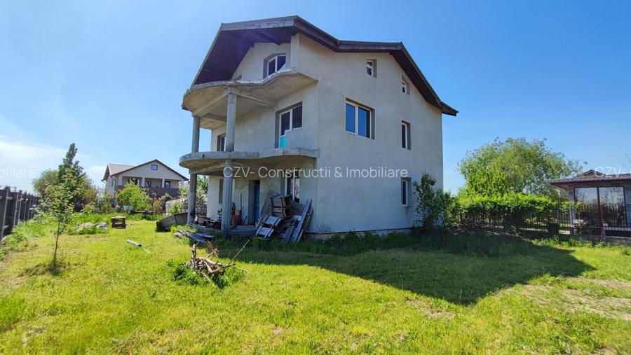Casă spațioasă cu terase panoramice și curte mare - 2