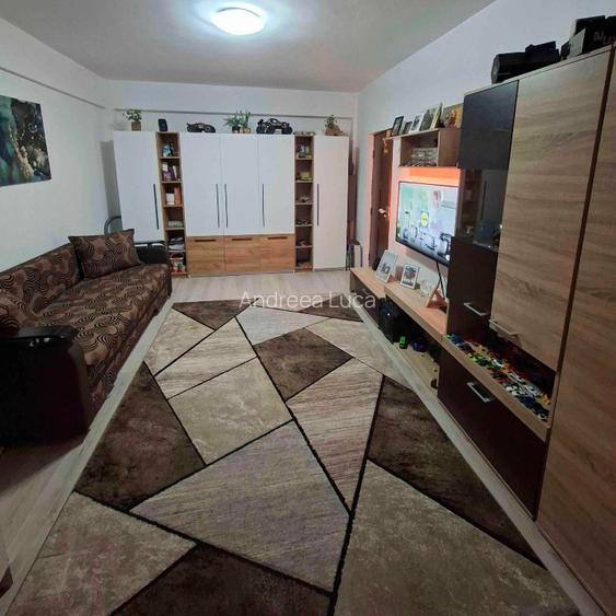 Apartament 1 cameră de vânzare – Valea Adâncă, stradă principală  Se vinde apart - 2