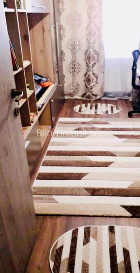 Apartament pe strada Ioan Rus , 3 camere , balcon  - 4