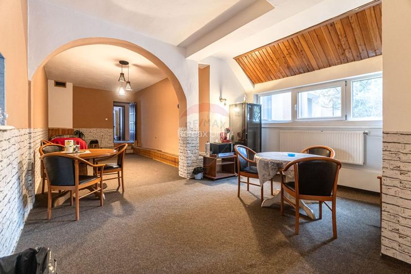 Casă / Vilă cu 20 camere de vânzare în Timisu de Jos, DN1, Brasov - 46