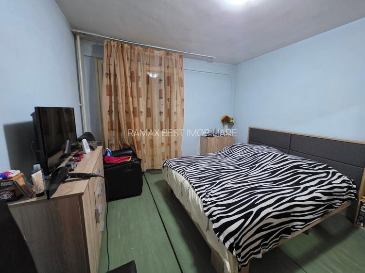 B-ul 1 Decembrie 1918 intersectie Postavarul, 15 minute metrou, la Auchan - 2