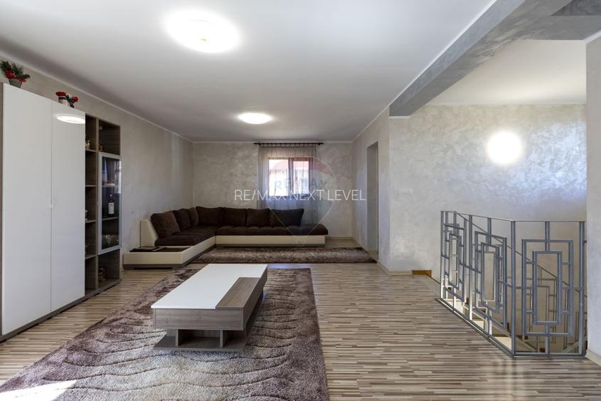 Casa / Vila P+1E si duplex S+P+M de vanzare+teren, 11 camere, Hemeius - 8