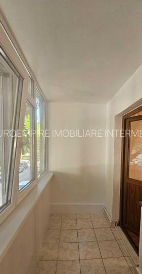 Apartament 3 camere decomandate zona Inel 2 - 18