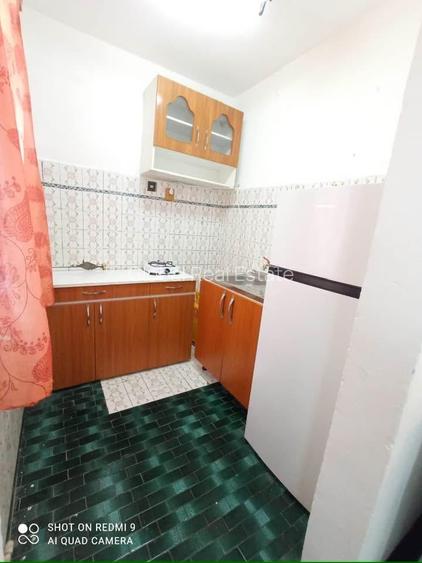 3 Camere Semidecomandat 45mp Zona Groapa- Școala 8 - 3