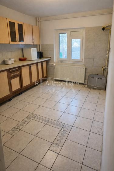 3 camere Vitan decomandat, an 1981, metrou, 62 mp, anvelopat - 3