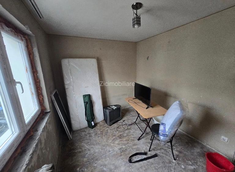 Apartament 2 camere Bloc anvelopat Necesită renovare Piața Reșița – Berceni - 3