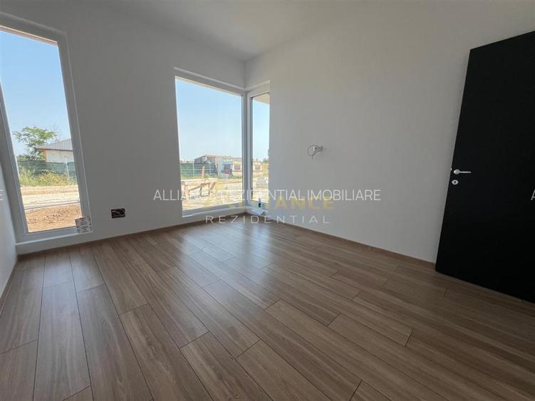 Casa de vanzare cu 4 camere,2 bai ansamblu rezidential - 5