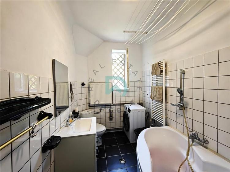 Închiriez 2 camere, Brasovul vechi