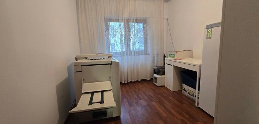 Targoviste, str. Boerescu Zaharia, parter, vanzare apartament 4 camere