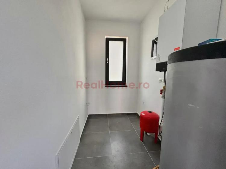 Casa / Vila | 5 camere | Curte 220 mp | metrou 15 min |