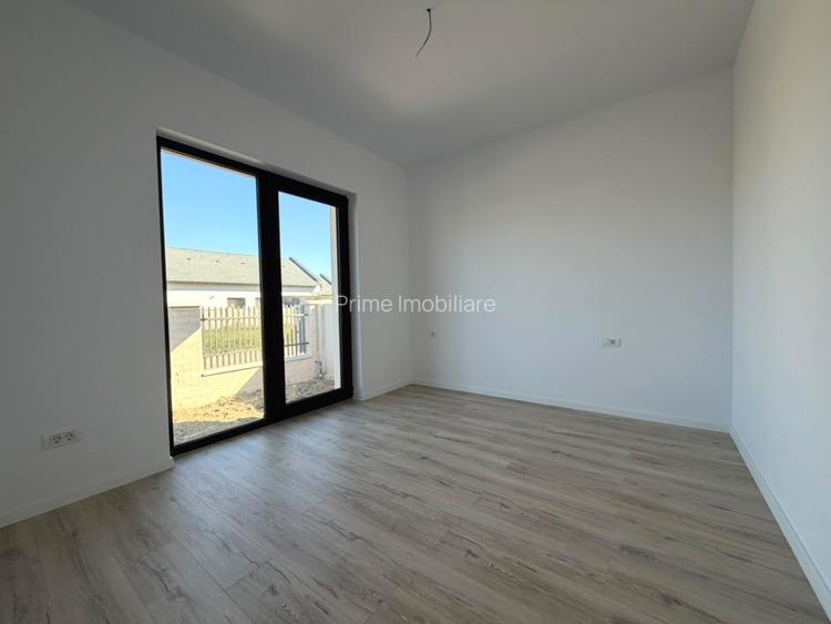 Casa individuala cu 2 dormitoare, 2 bai, bucatarie separata - strada privata! - 6