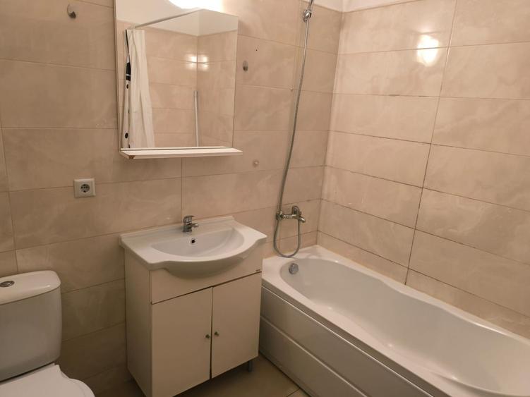 Apartament de inchiriat cu 3 camere si garaj strada Oasului 90
