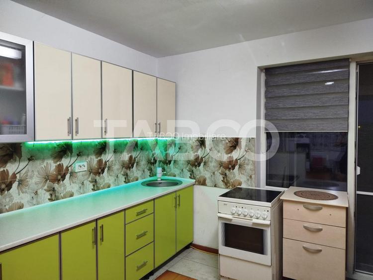 Casa cu garaj si curte de vanzare 147 mpu in Sura Mare - 2