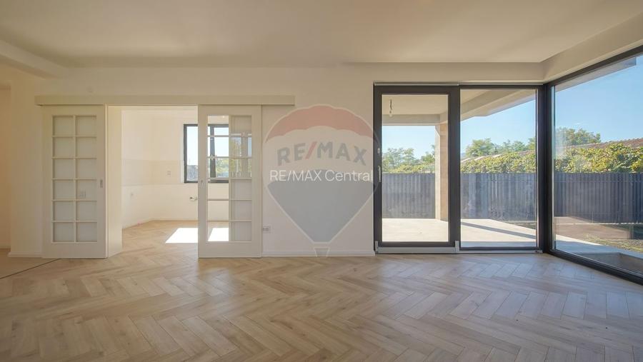 Casă / Vilă cu 5 camere de vânzare - 6