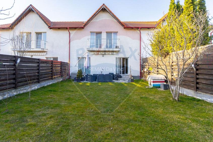 Casă / Vilă cu 4 camere de vânzare în zona Central - 44