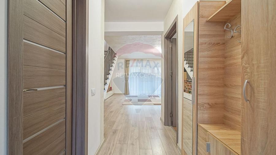 Casă / Vilă cu 3 camere de vânzare - 3
