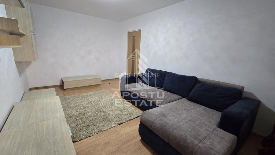 Apartament cu 3 camere, decomandat, zona Lipovei - 2