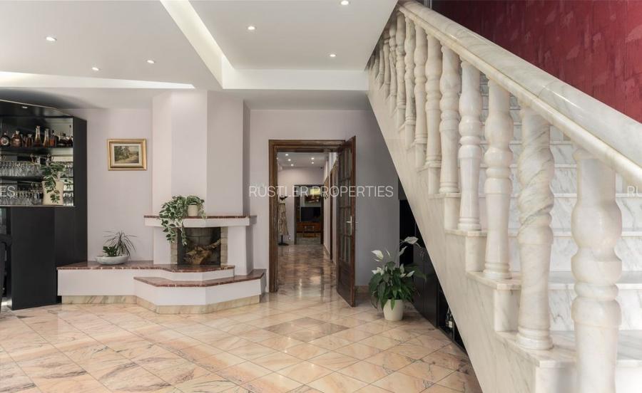 Vila eleganta langa Parcul Circului, 9 camere si 300 mp curte  - 3