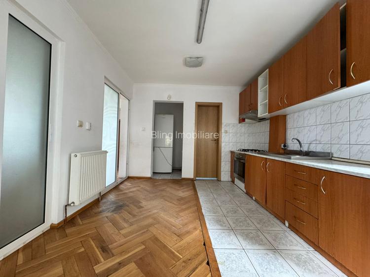 Casa 500 mp utili, teren 2000 mp, 10 parcari, cartier Andrei Muresanu - 17